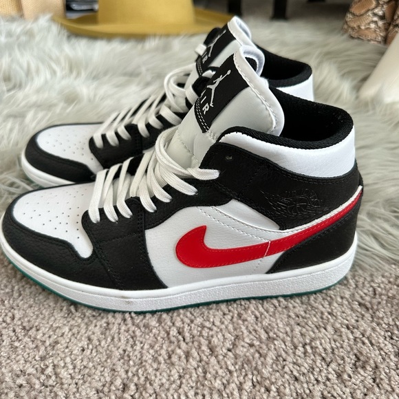 ‼️🔥 Jordan 1 Alternate Swoosh🔥‼️ - Picture 2 of 7